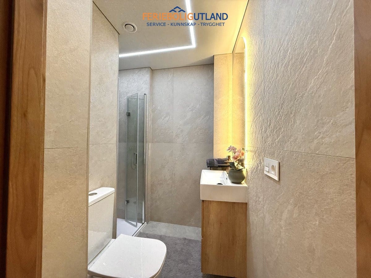 Apartamento de 4 habitaciones en Torrevieja en venta - 285.000 € (Ref: 10042015)