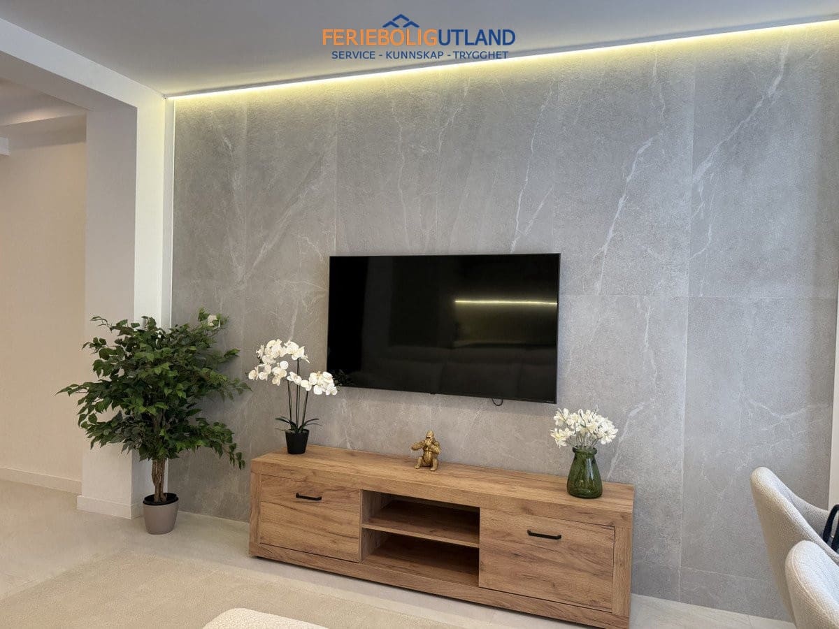 Apartamento de 4 habitaciones en Torrevieja en venta - 285.000 € (Ref: 10042015)