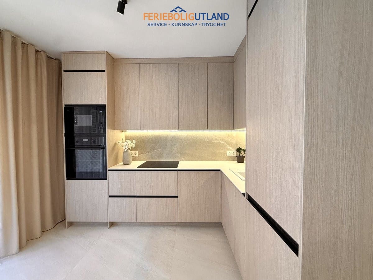 Apartamento de 4 habitaciones en Torrevieja en venta - 285.000 € (Ref: 10042015)