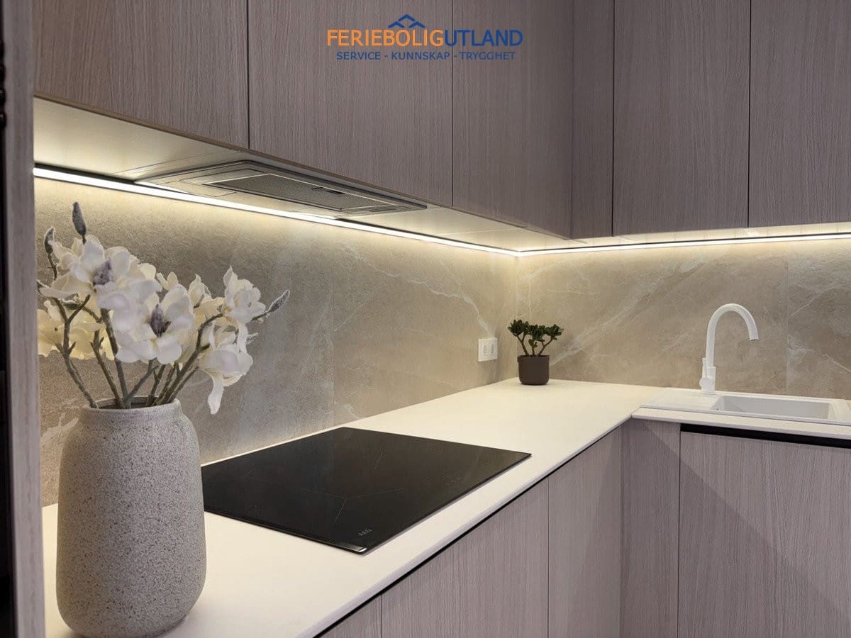 Apartamento de 4 habitaciones en Torrevieja en venta - 285.000 € (Ref: 10042015)