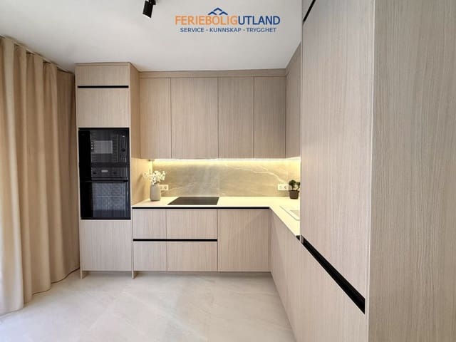 Apartamento de 4 habitaciones en Playa del Cura, Torrevieja en venta - 285.000 € (Ref: 10042015)