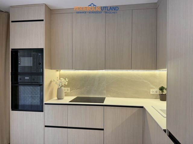 Apartamento de 4 habitaciones en Playa del Cura, Torrevieja en venta - 285.000 € (Ref: 10042015)