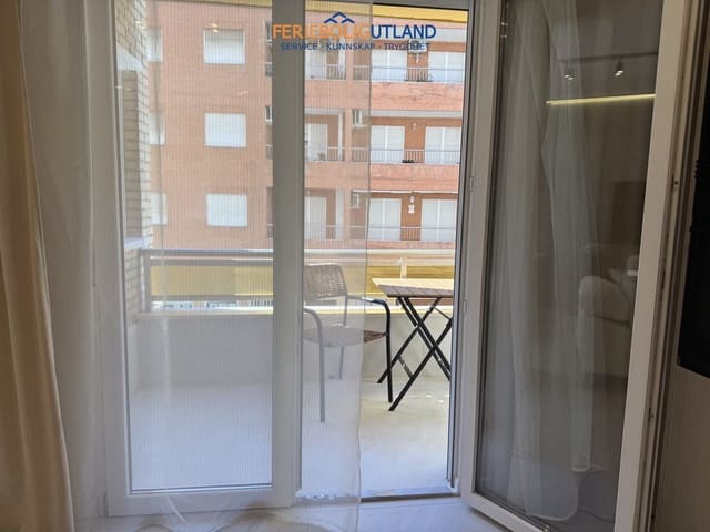 Apartamento de 4 habitaciones en Playa del Cura, Torrevieja en venta - 285.000 € (Ref: 10042015)