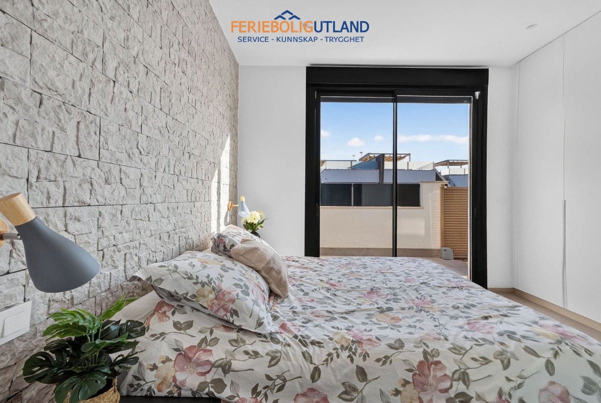 Apartamento de 3 habitaciones en San Pedro del Pinatar en venta con piscina garaje - 375.000 € (Ref: 10042016)