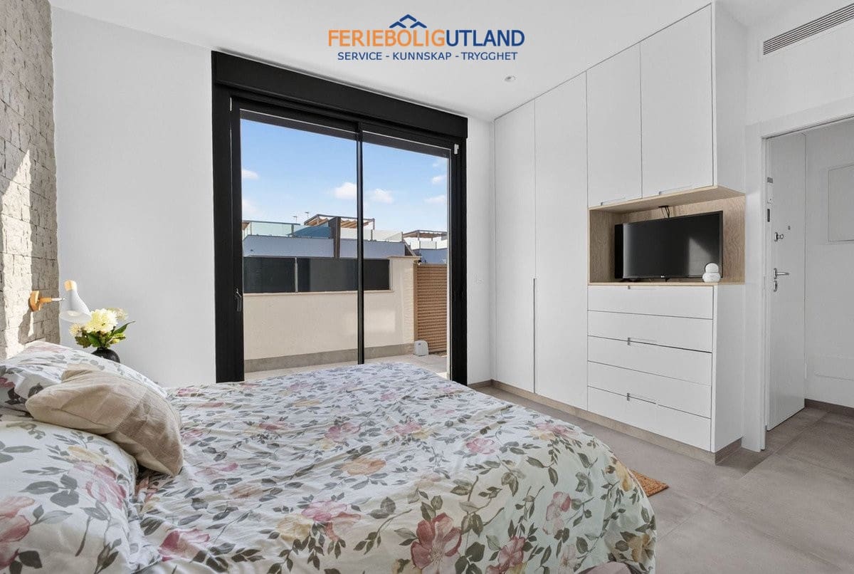 Apartamento de 3 habitaciones en San Pedro del Pinatar en venta con piscina garaje - 375.000 € (Ref: 10042016)