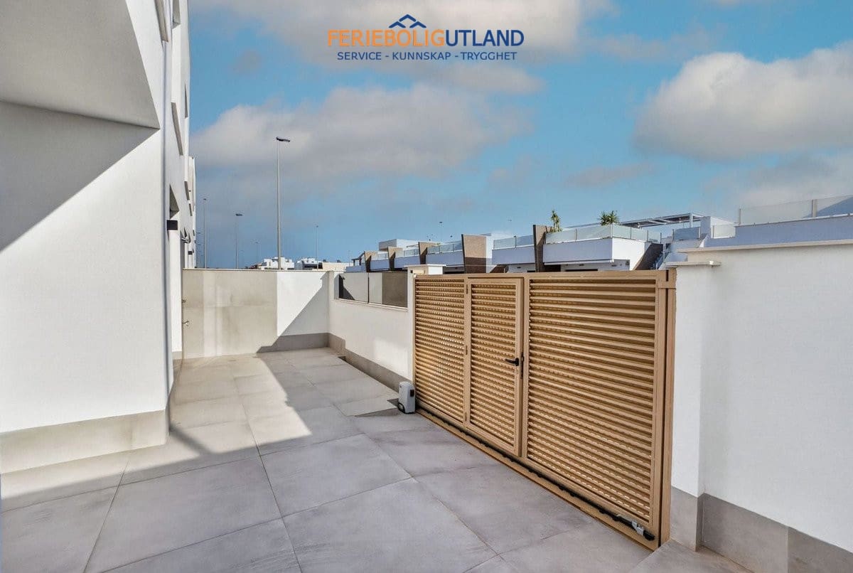 Apartamento de 3 habitaciones en San Pedro del Pinatar en venta con piscina garaje - 375.000 € (Ref: 10042016)