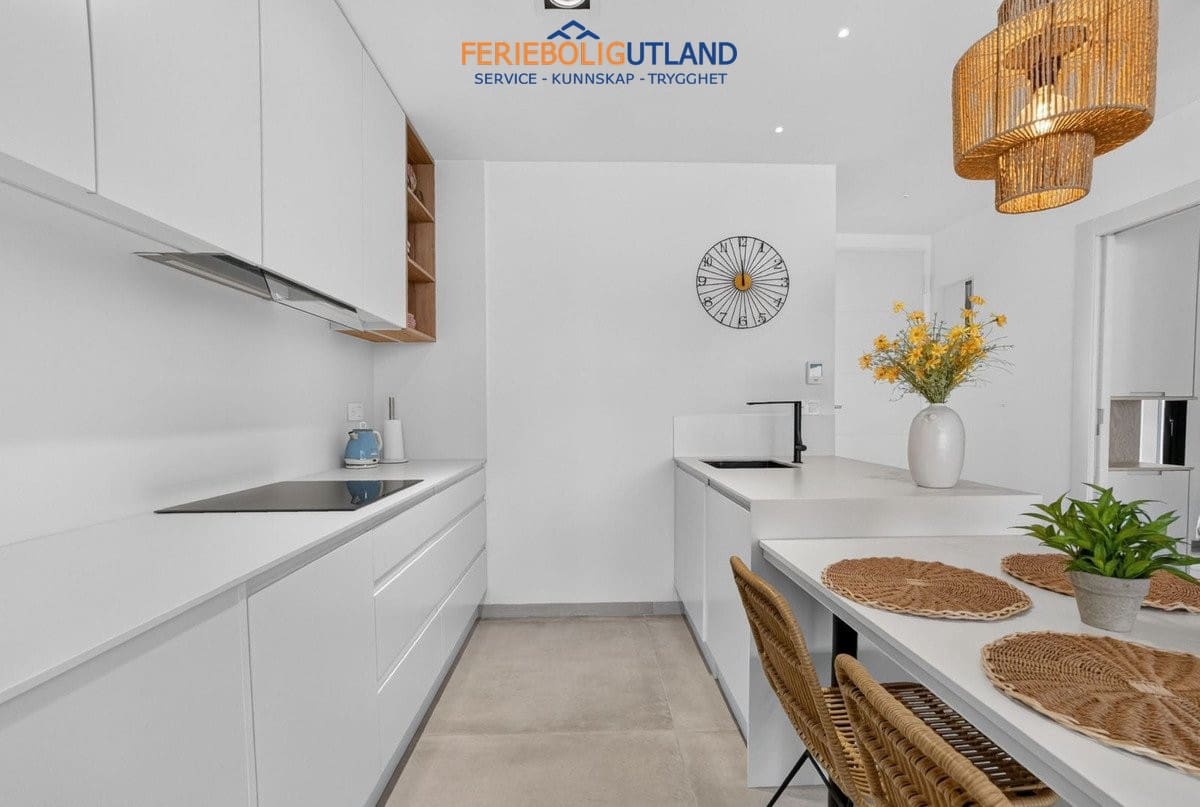 Apartamento de 3 habitaciones en San Pedro del Pinatar en venta con piscina garaje - 375.000 € (Ref: 10042016)
