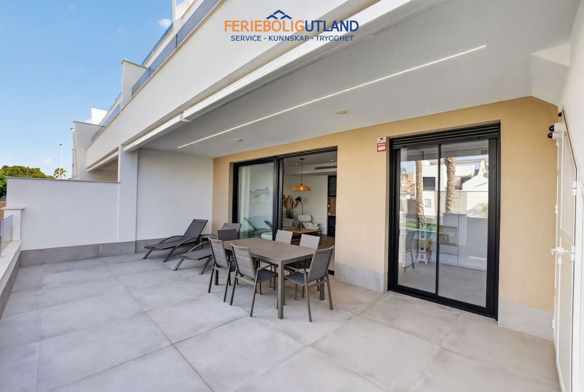 Apartamento de 3 habitaciones en San Pedro del Pinatar en venta con piscina garaje - 375.000 € (Ref: 10042016)