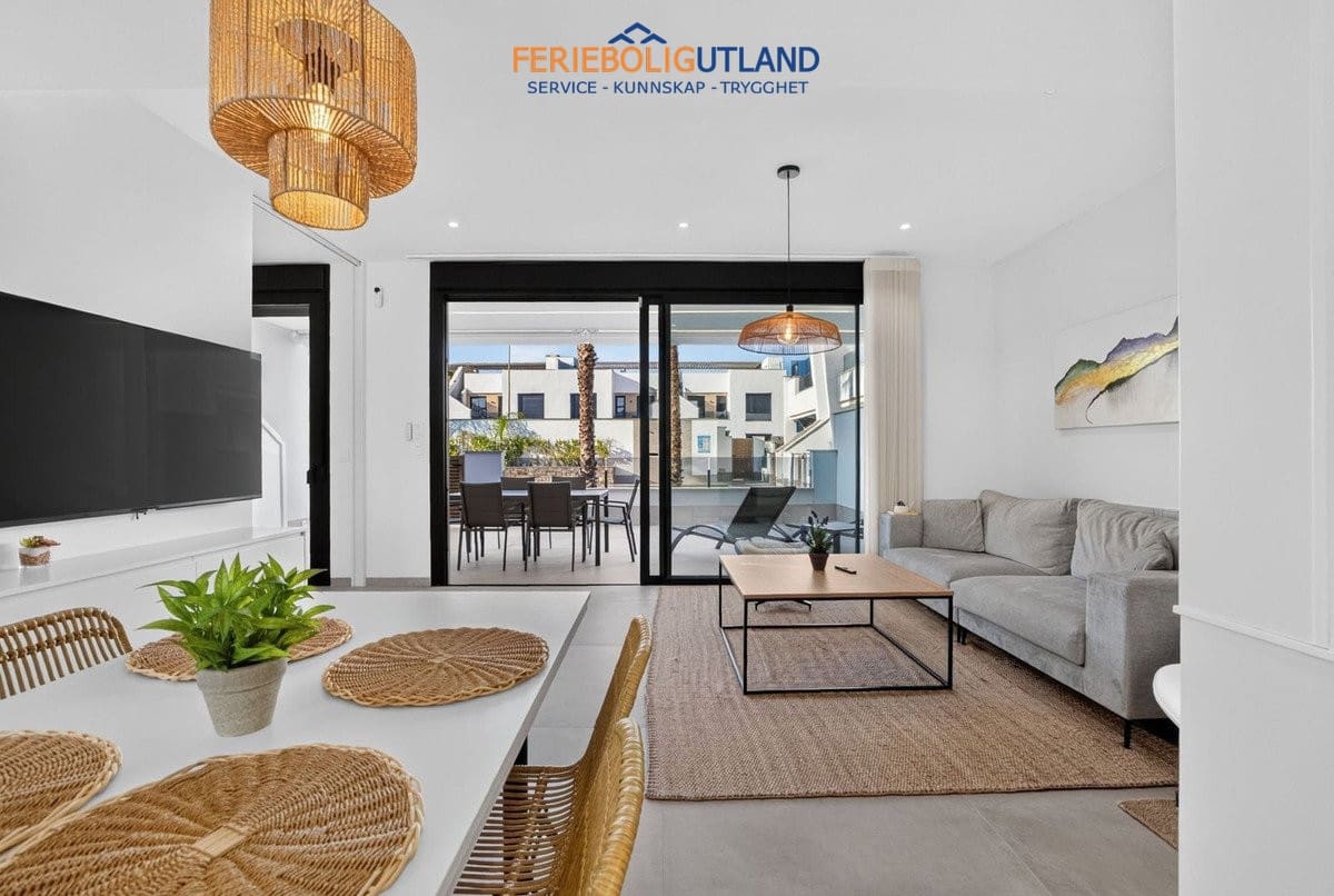 Apartamento de 3 habitaciones en San Pedro del Pinatar en venta con piscina garaje - 375.000 € (Ref: 10042016)