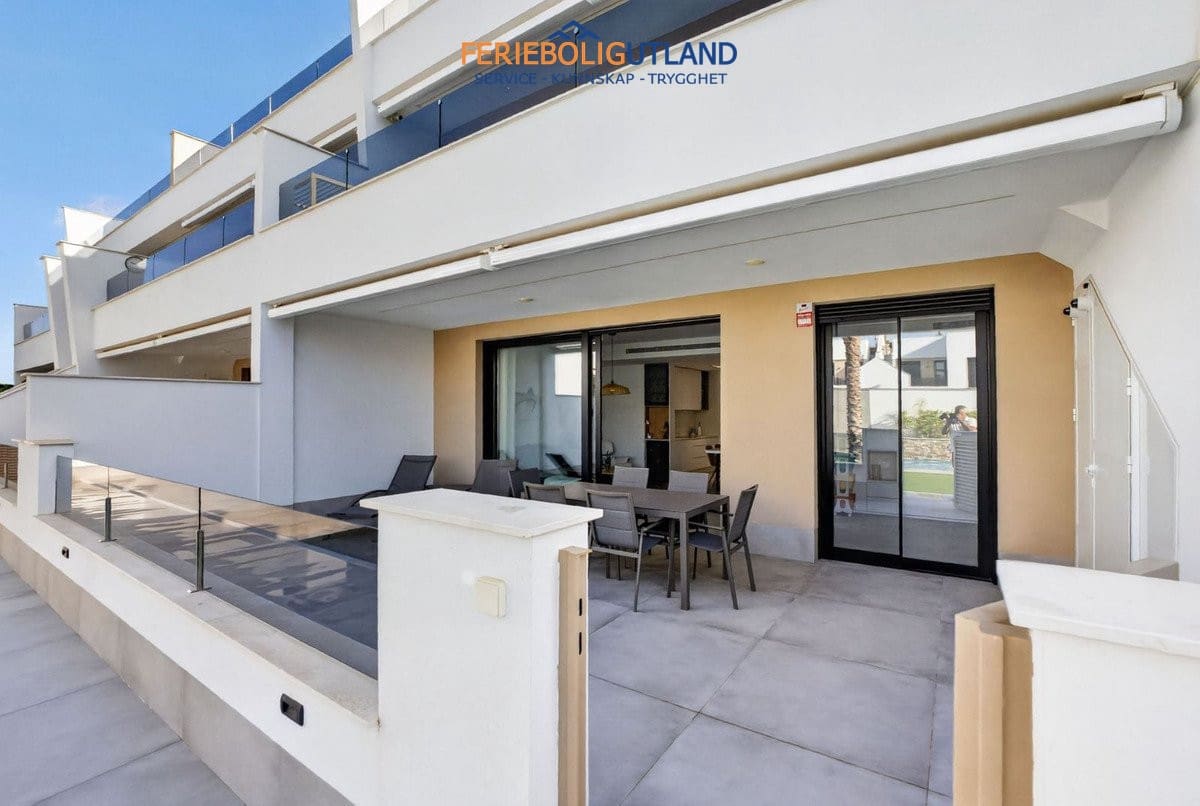 Apartamento de 3 habitaciones en San Pedro del Pinatar en venta con piscina garaje - 375.000 € (Ref: 10042016)