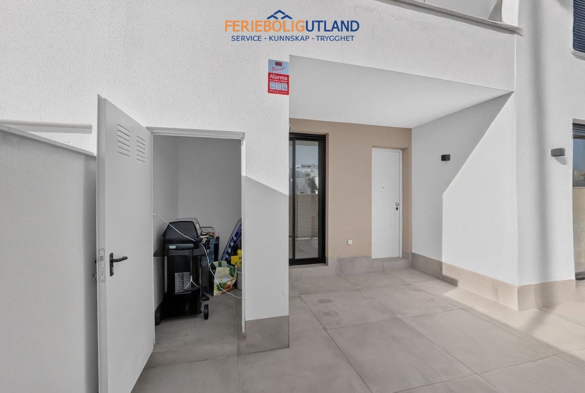 Apartamento de 3 habitaciones en San Pedro del Pinatar en venta con piscina garaje - 375.000 € (Ref: 10042016)