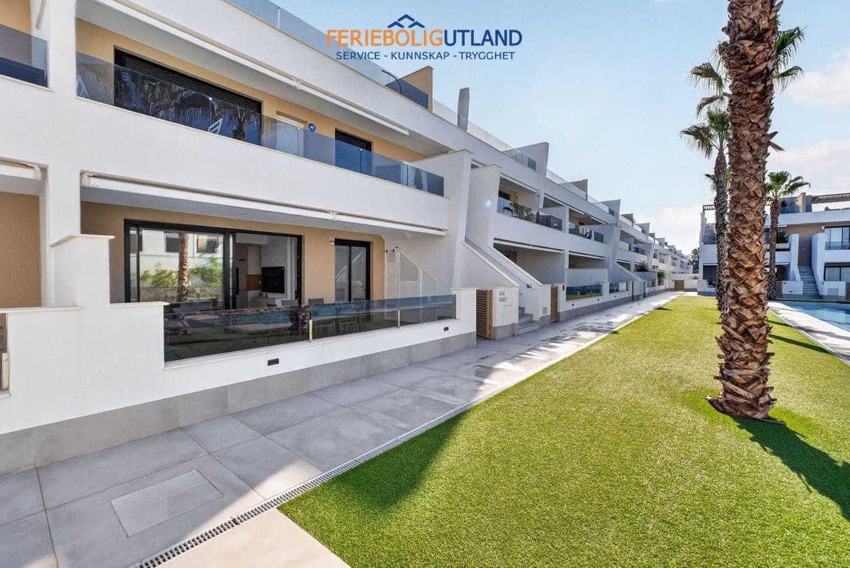 Apartamento de 3 habitaciones en San Pedro del Pinatar en venta con piscina garaje - 375.000 € (Ref: 10042016)
