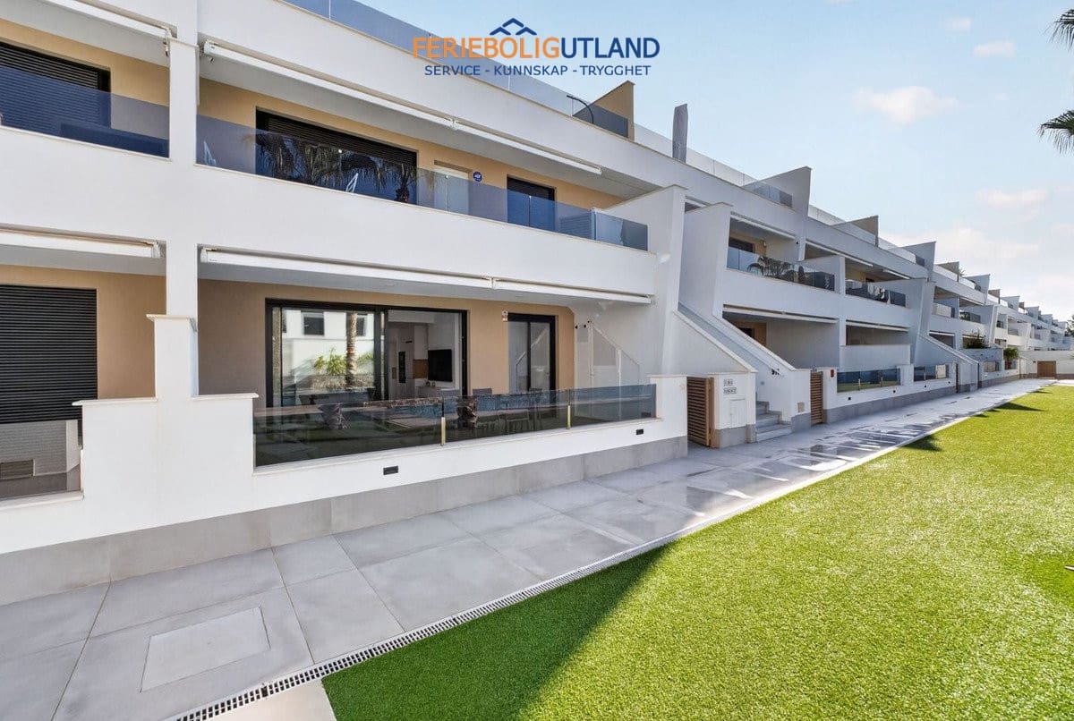 Apartamento de 3 habitaciones en San Pedro del Pinatar en venta con piscina garaje - 375.000 € (Ref: 10042016)