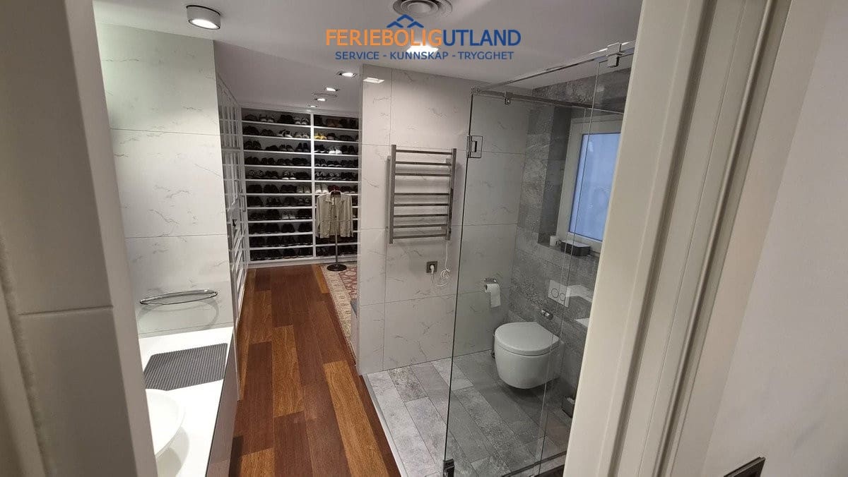 4 Zimmer Apartment zu verkaufen in Torrevieja mit Garage - 330.000 € (Ref: 10042017)
