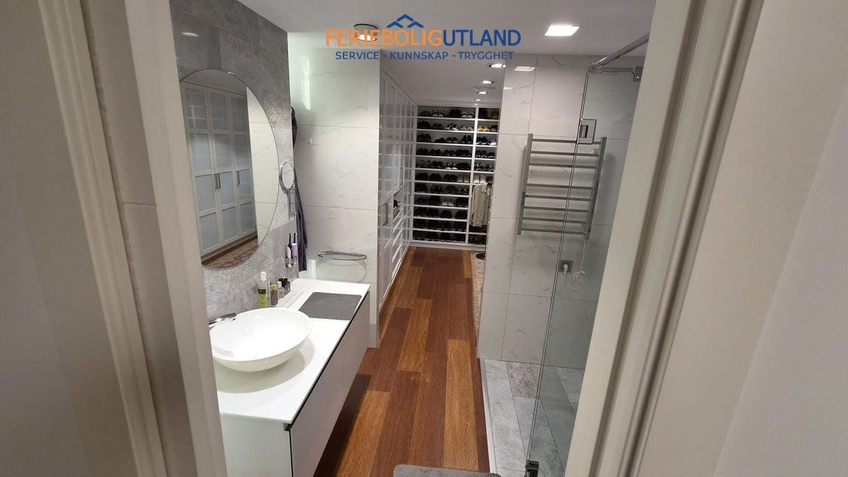 4 Zimmer Apartment zu verkaufen in Torrevieja mit Garage - 330.000 € (Ref: 10042017)