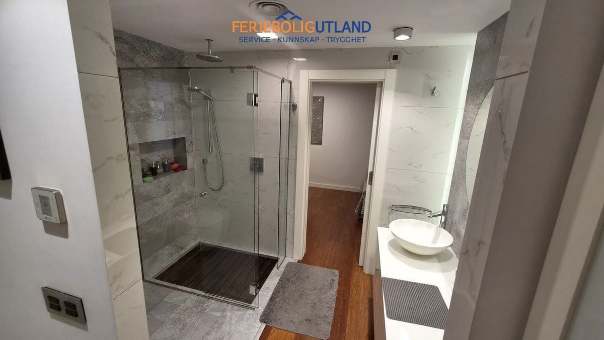 4 Zimmer Apartment zu verkaufen in Torrevieja mit Garage - 330.000 € (Ref: 10042017)