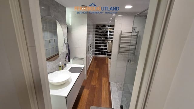 4 Zimmer Apartment zu verkaufen in Puerto Deportivo, Torrevieja mit Garage - 330.000 € (Ref: 10042017)