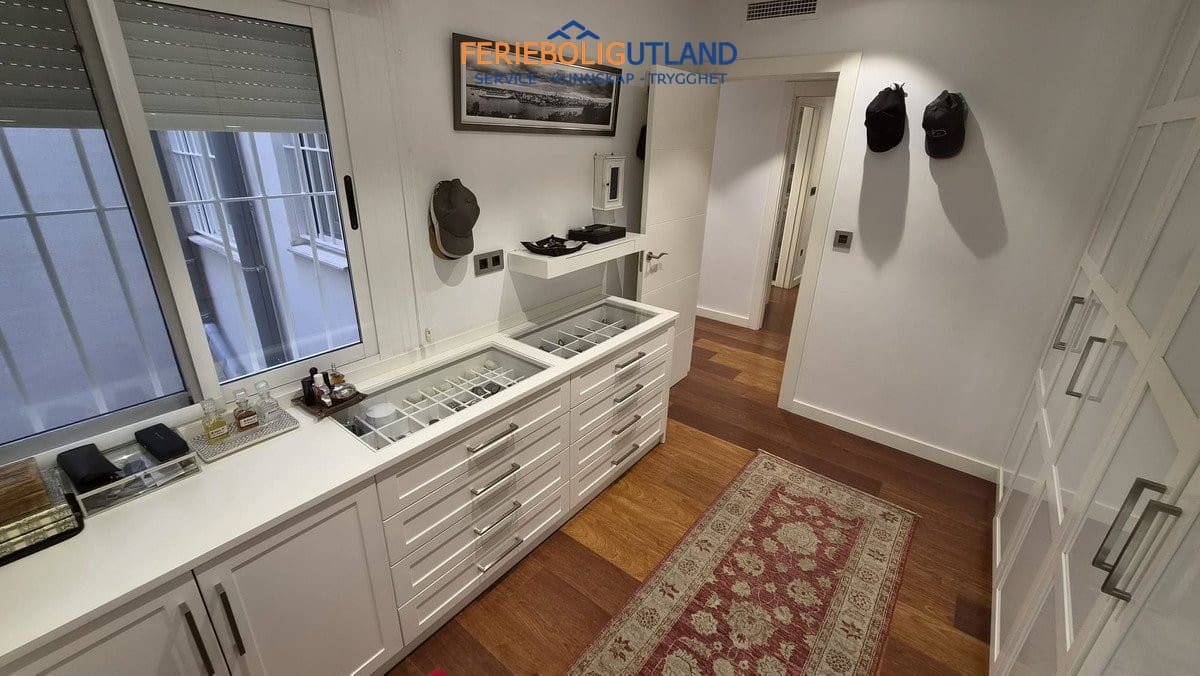 4 Zimmer Apartment zu verkaufen in Torrevieja mit Garage - 330.000 € (Ref: 10042017)