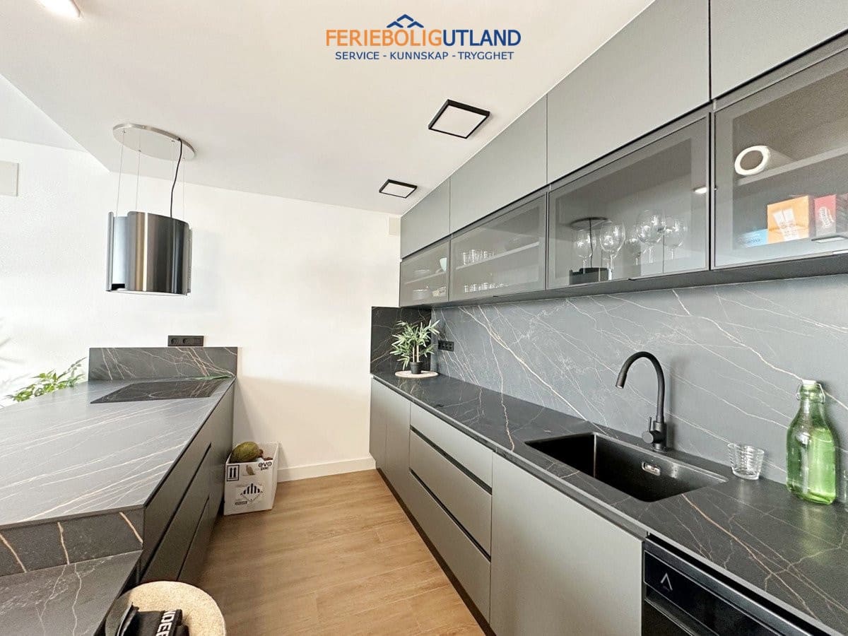 3 soverom Hus til salgs i Torrevieja med svømmebasseng - € 539 000 (Ref: 10042018)