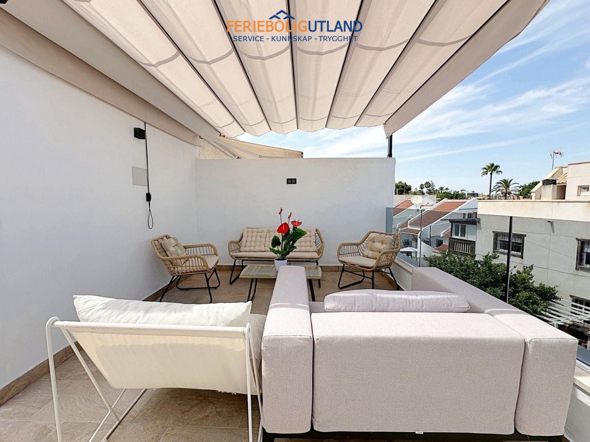 3 soverom Hus til salgs i Torrevieja med svømmebasseng - € 539 000 (Ref: 10042018)