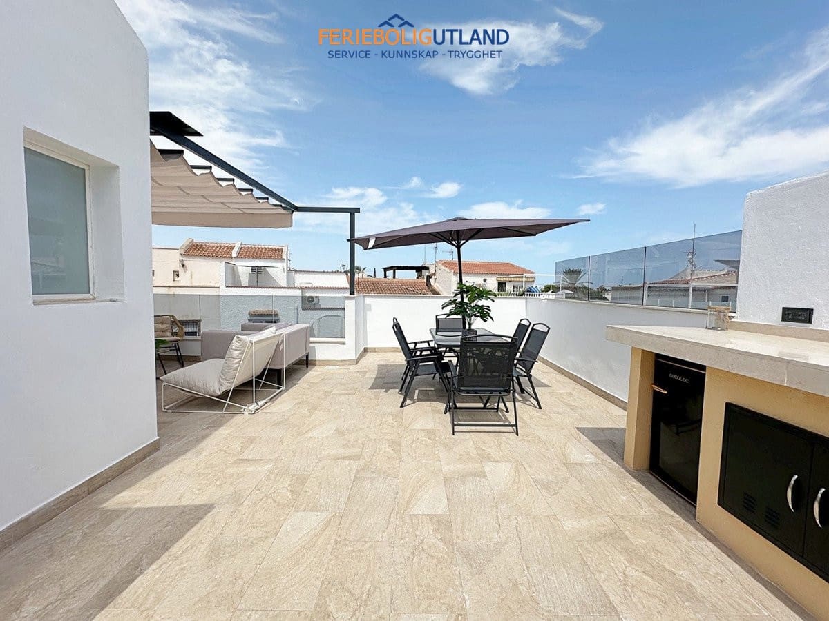 3 soverom Hus til salgs i Torrevieja med svømmebasseng - € 539 000 (Ref: 10042018)