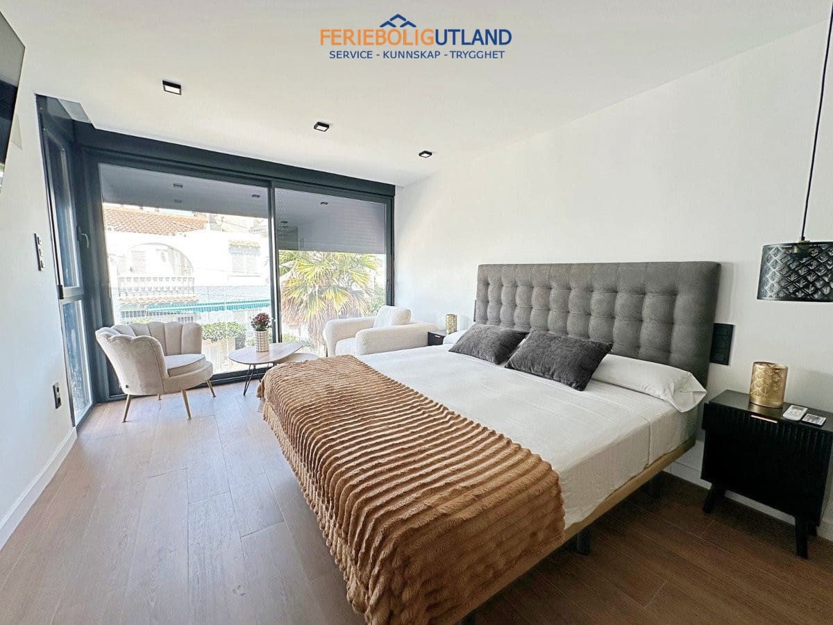 3 soverom Hus til salgs i Torrevieja med svømmebasseng - € 539 000 (Ref: 10042018)