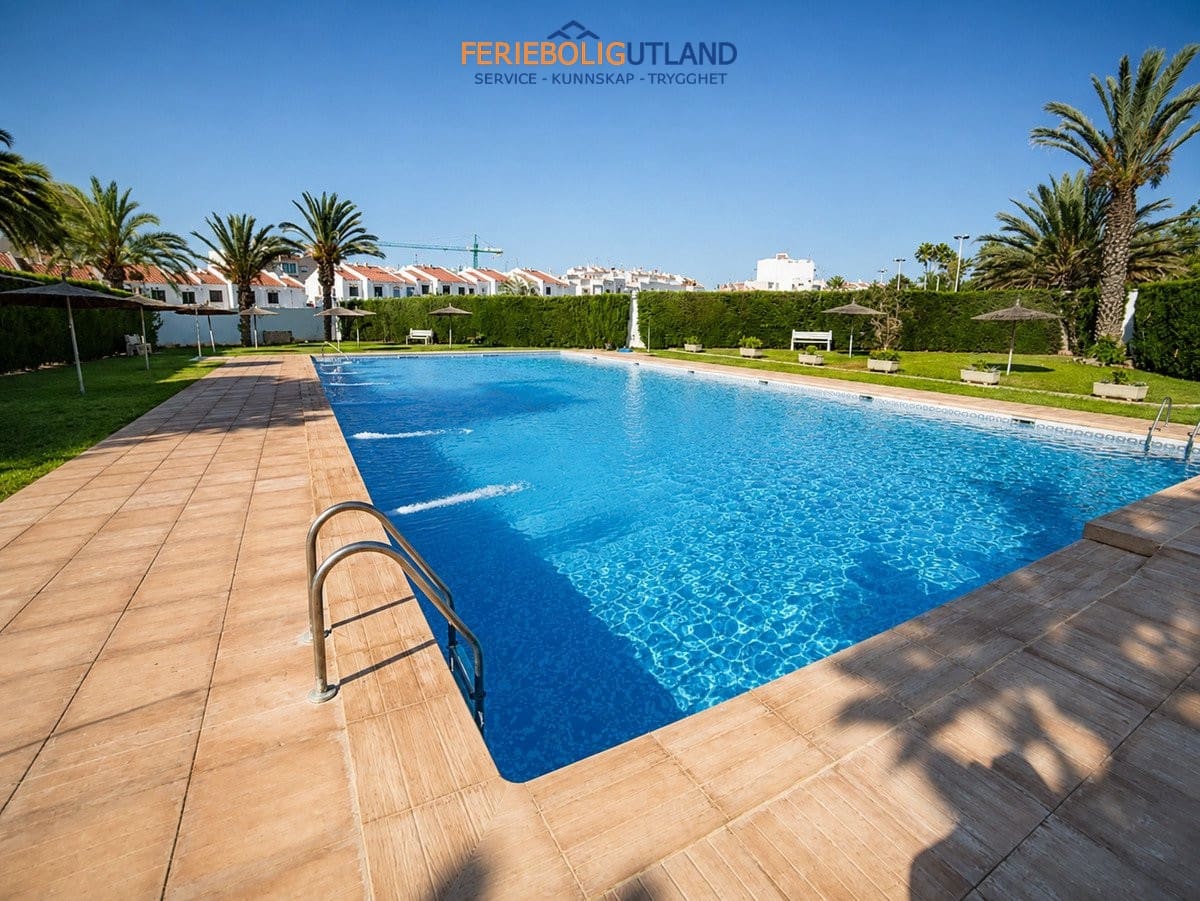 3 soverom Hus til salgs i Torrevieja med svømmebasseng - € 539 000 (Ref: 10042018)