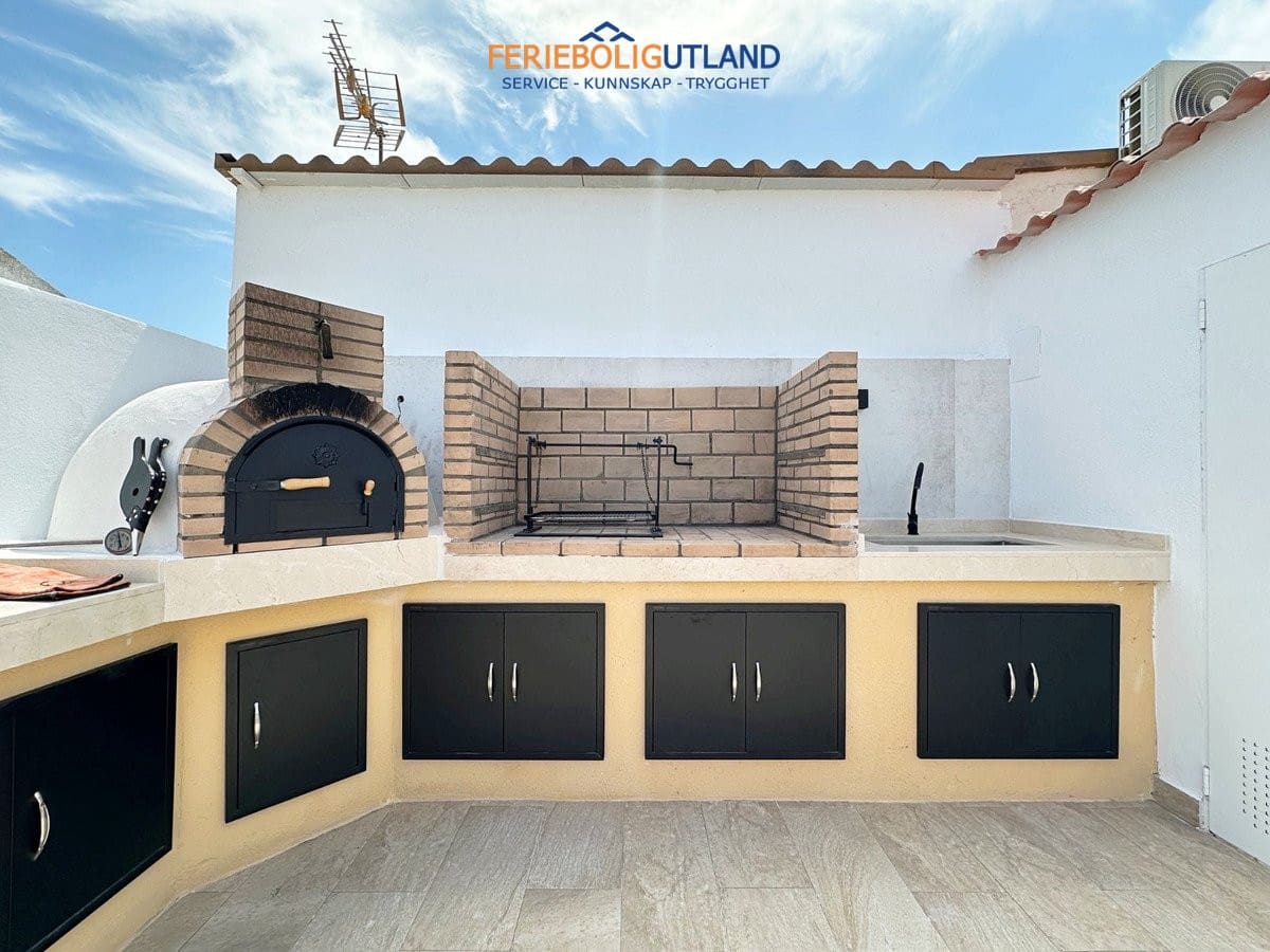 3 soverom Hus til salgs i Torrevieja med svømmebasseng - € 539 000 (Ref: 10042018)