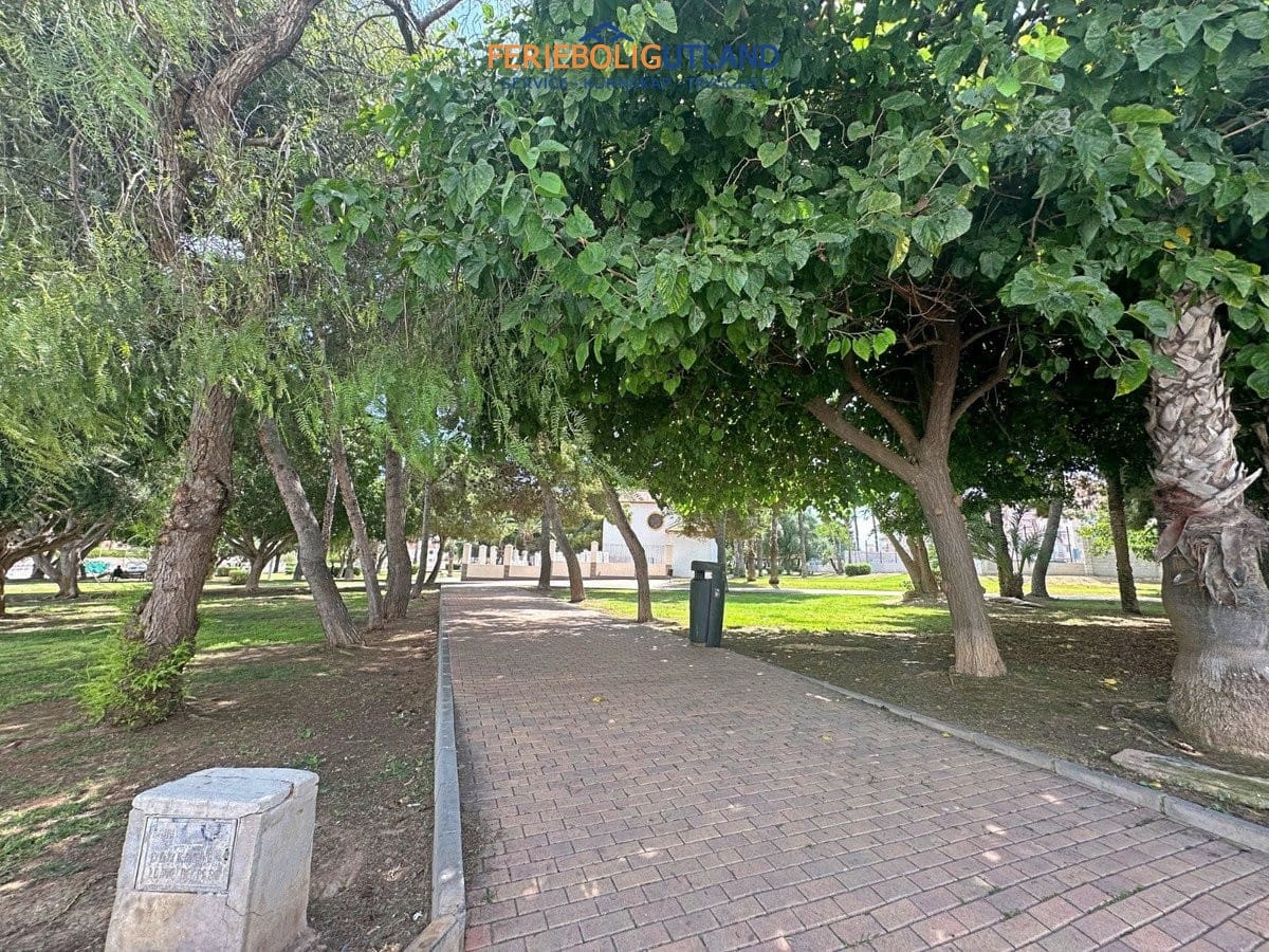 3 soverom Hus til salgs i Torrevieja med svømmebasseng - € 539 000 (Ref: 10042018)