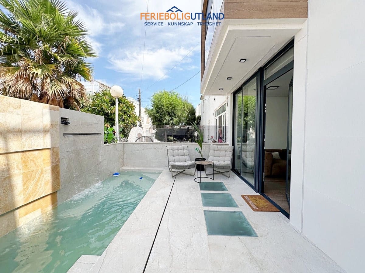 3 soverom Hus til salgs i Torrevieja med svømmebasseng - € 539 000 (Ref: 10042018)