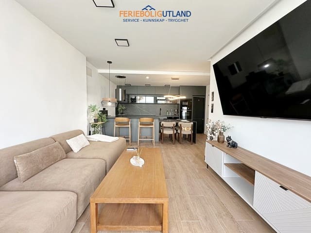 3 soverom Hus til salgs i Nueva Torrevieja, Torrevieja med svømmebasseng - € 539 000 (Ref: 10042018)