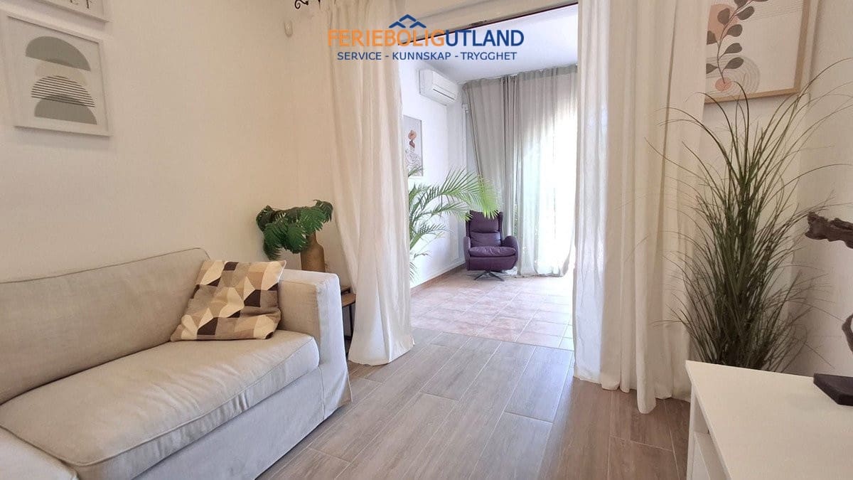 3 makuuhuone Omakotitalo myytävänä paikassa Playa Flamenca mukana 
autotalli - 204 000 € (Ref: 10042020)
