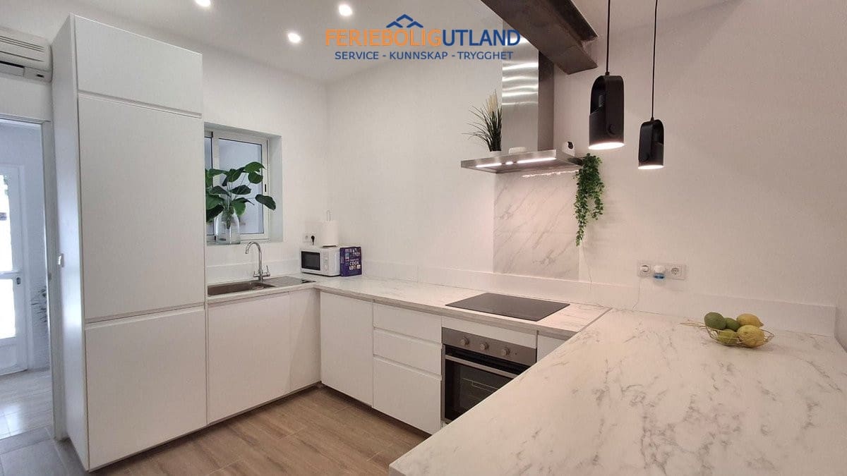 3 makuuhuone Omakotitalo myytävänä paikassa Playa Flamenca mukana 
autotalli - 204 000 € (Ref: 10042020)