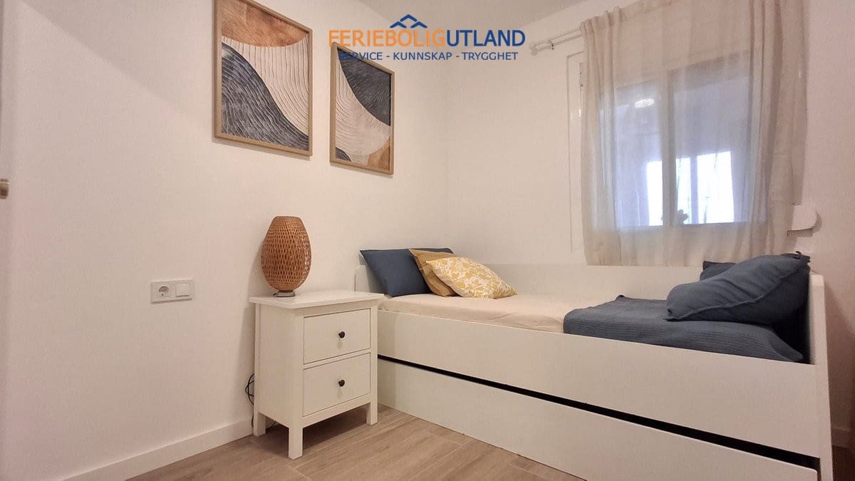 3 makuuhuone Omakotitalo myytävänä paikassa Playa Flamenca mukana 
autotalli - 204 000 € (Ref: 10042020)