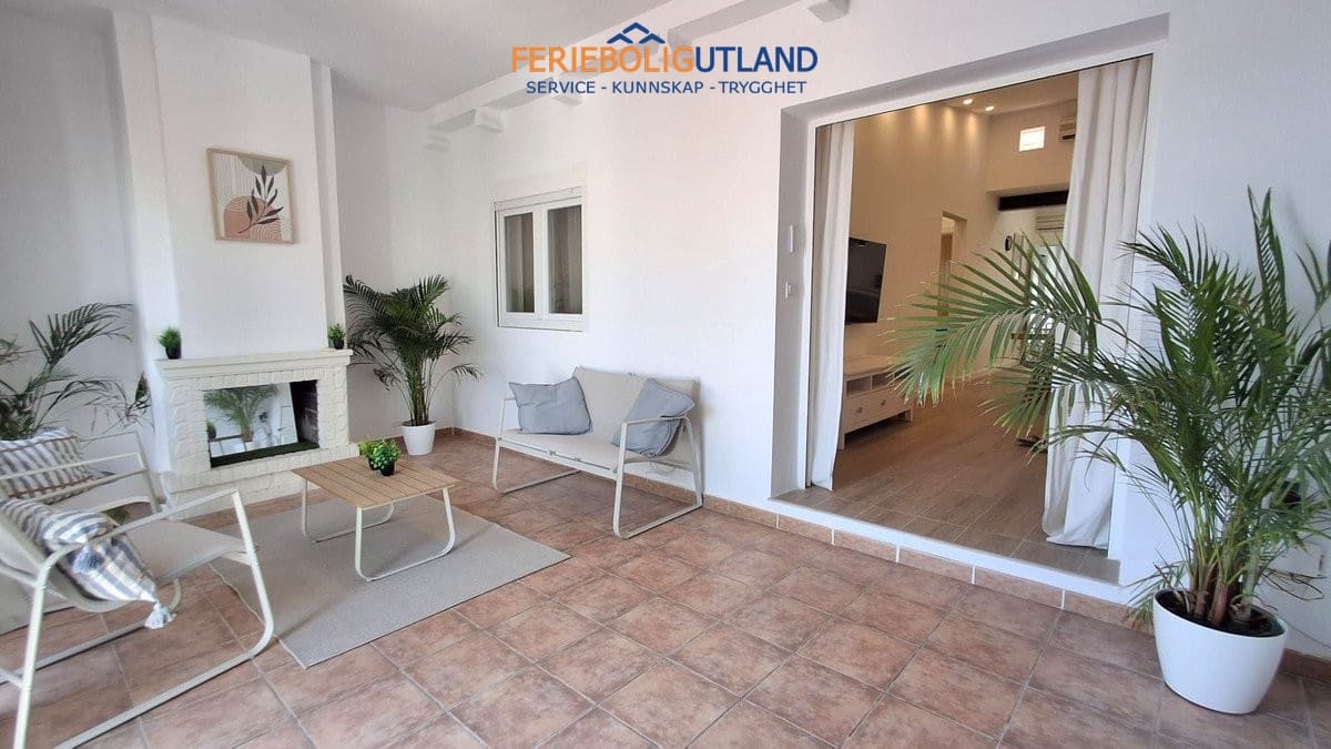 3 makuuhuone Omakotitalo myytävänä paikassa Playa Flamenca mukana 
autotalli - 204 000 € (Ref: 10042020)
