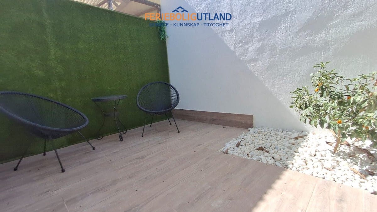 3 makuuhuone Omakotitalo myytävänä paikassa Playa Flamenca mukana 
autotalli - 204 000 € (Ref: 10042020)