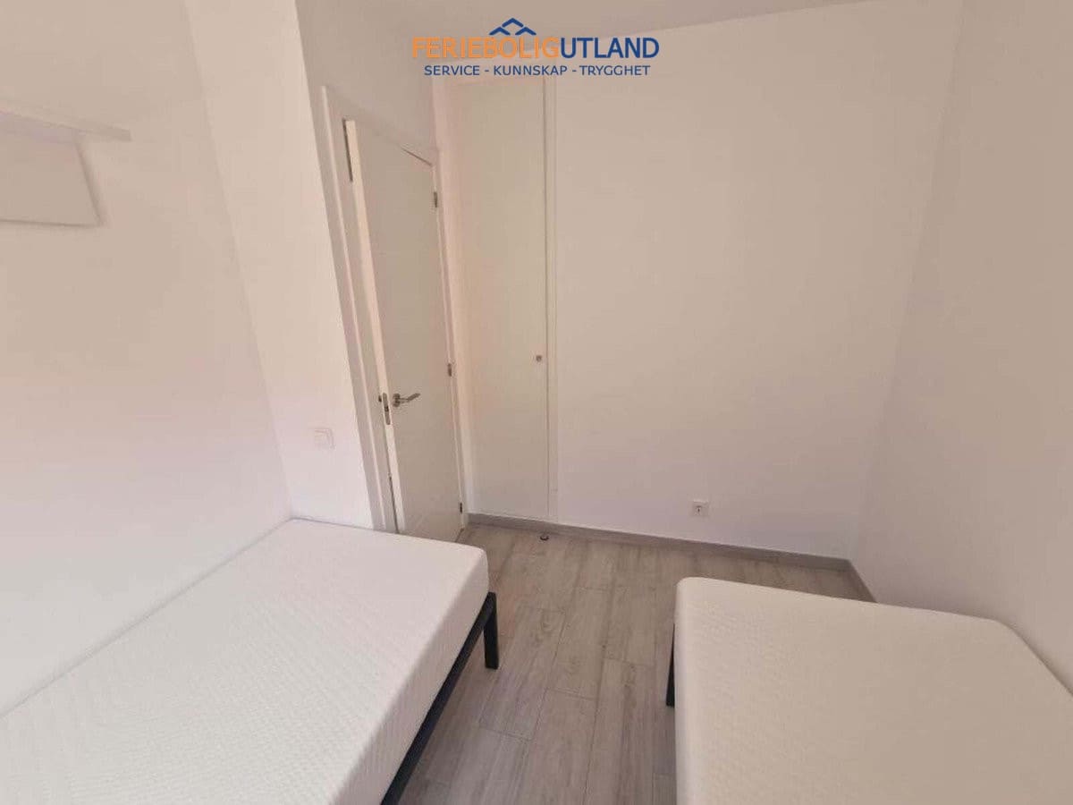 2 bedroom Townhouse for sale in Torrevieja with pool - € 130,000 (Ref: 10042024)