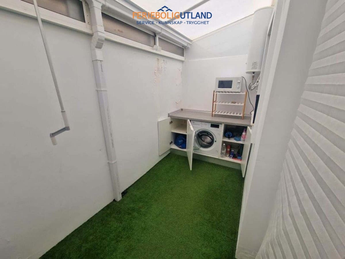 2 bedroom Townhouse for sale in Torrevieja with pool - € 130,000 (Ref: 10042024)
