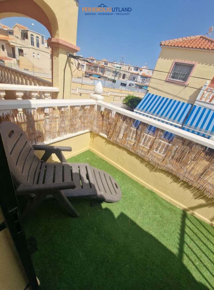 2 bedroom Townhouse for sale in Torrevieja with pool - € 130,000 (Ref: 10042024)