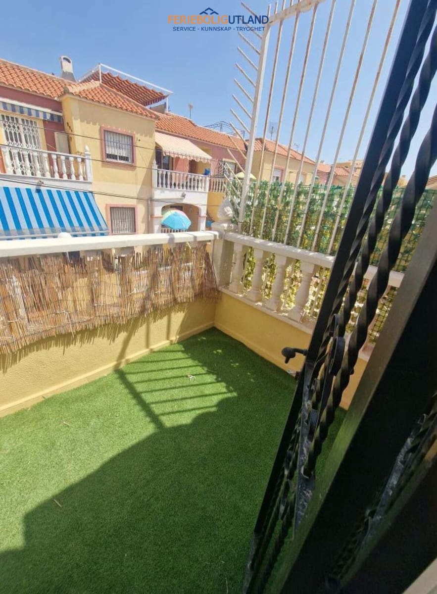 2 bedroom Townhouse for sale in Torrevieja with pool - € 130,000 (Ref: 10042024)