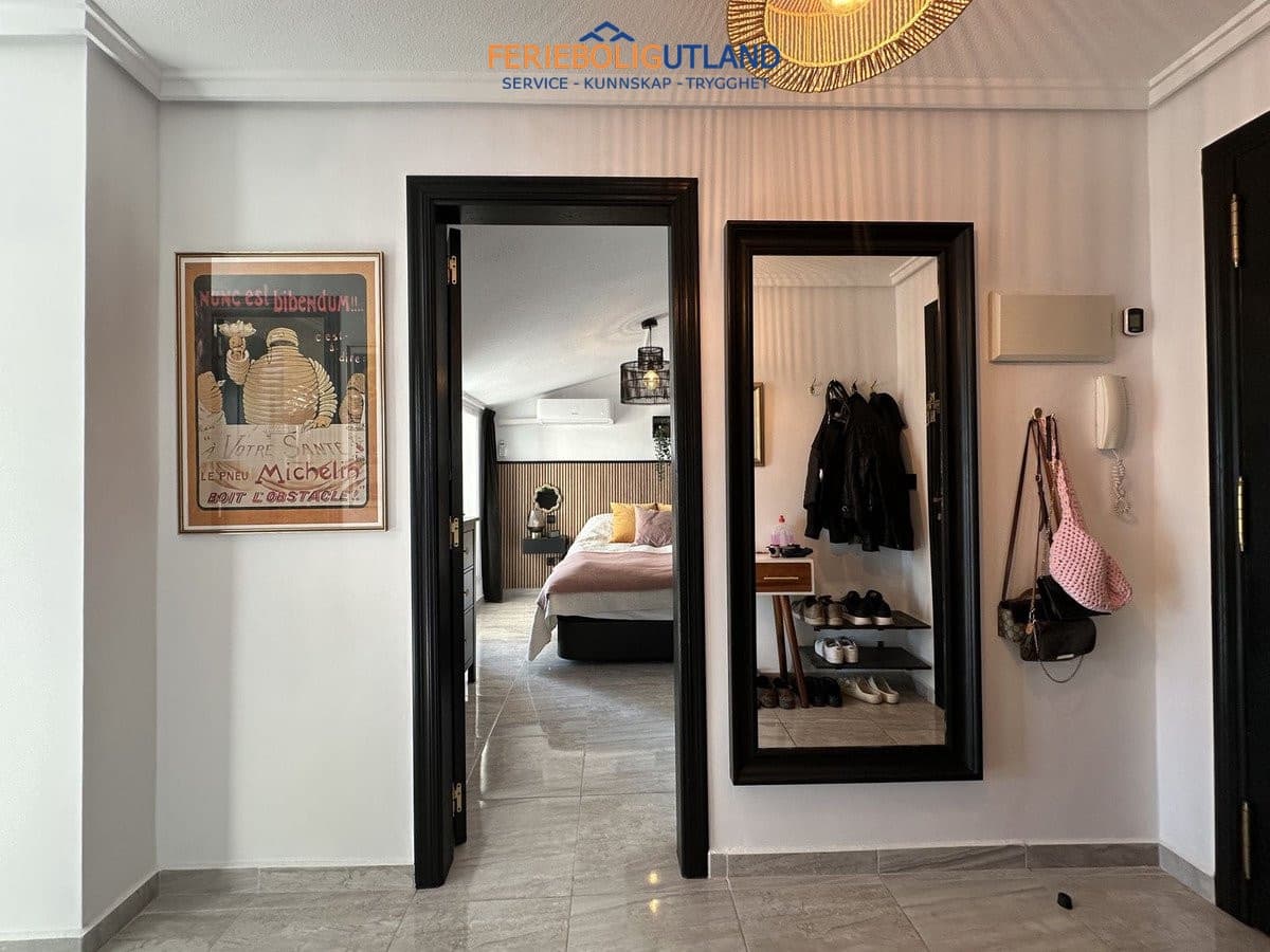 3 soverom Leilighet til salgs i Torrevieja - € 229 000 (Ref: 10042026)