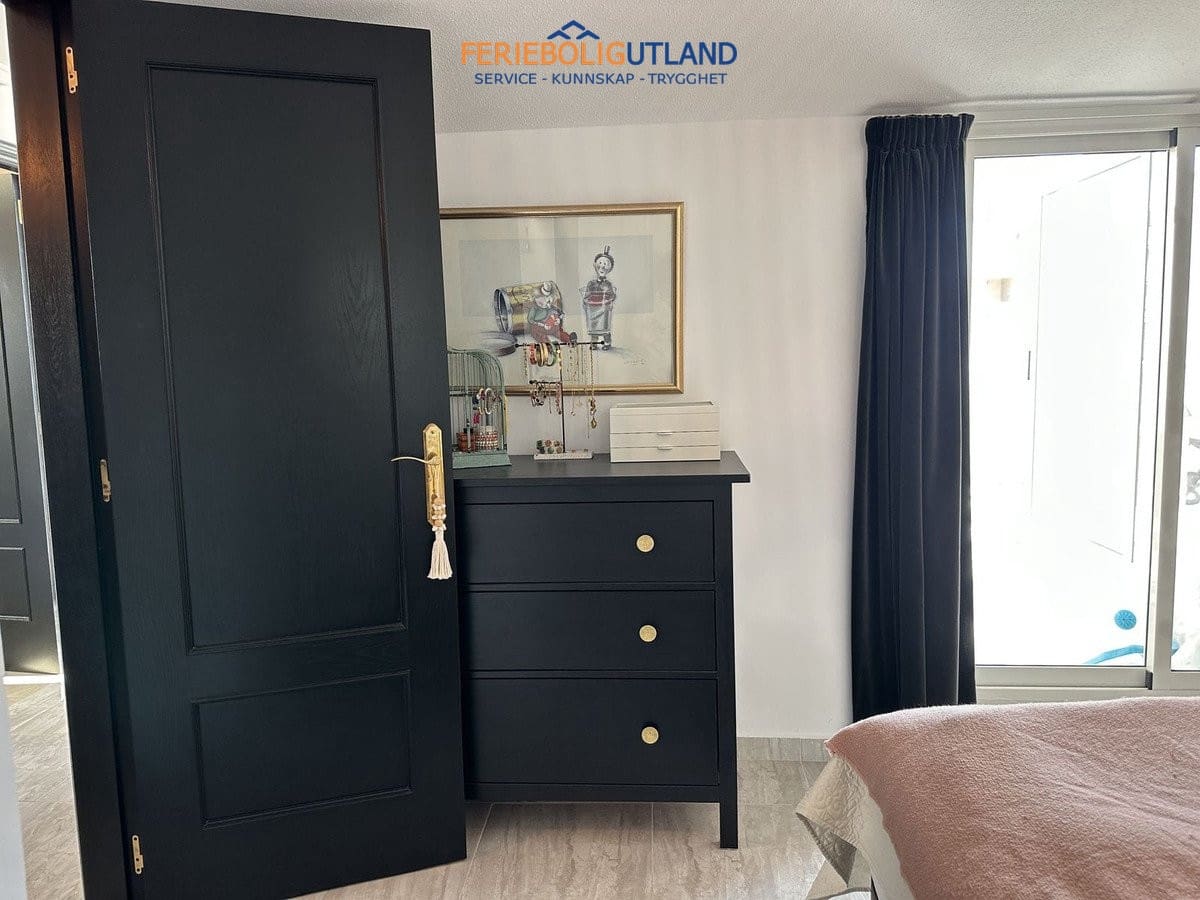3 soverom Leilighet til salgs i Torrevieja - € 229 000 (Ref: 10042026)