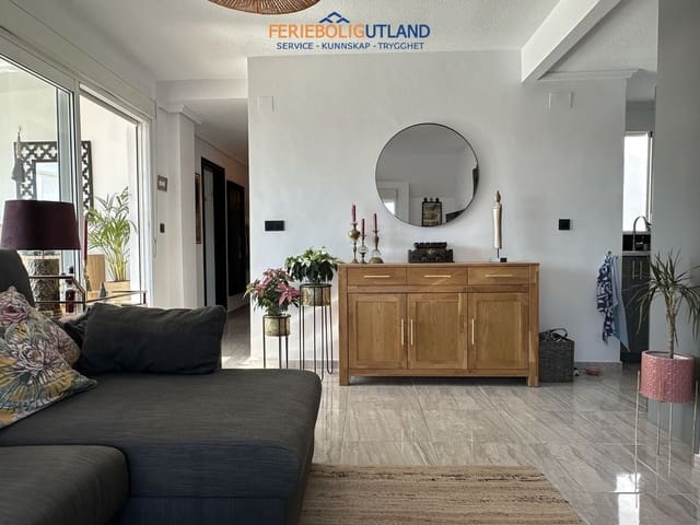 3 soverom Leilighet til salgs i Torrevieja - € 229 000 (Ref: 10042026)