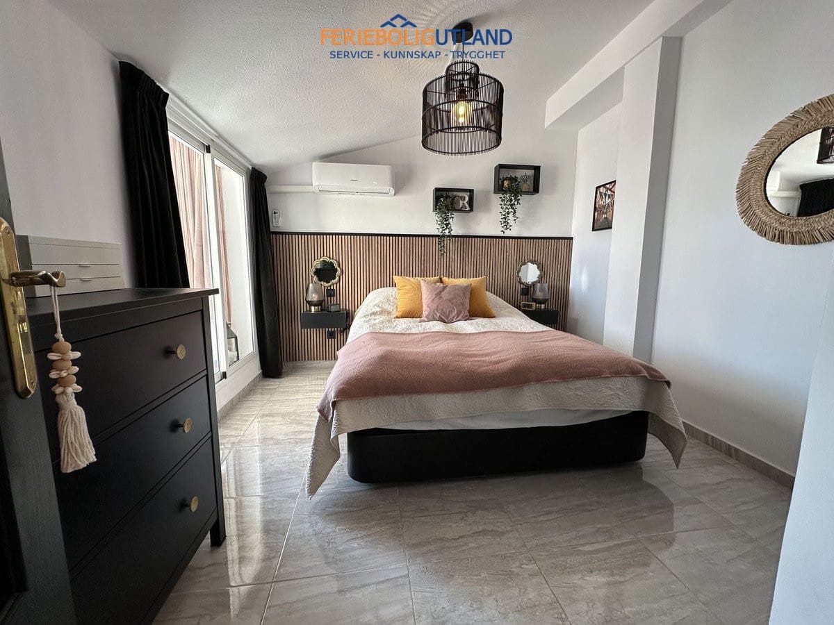 3 soverom Leilighet til salgs i Torrevieja - € 229 000 (Ref: 10042026)