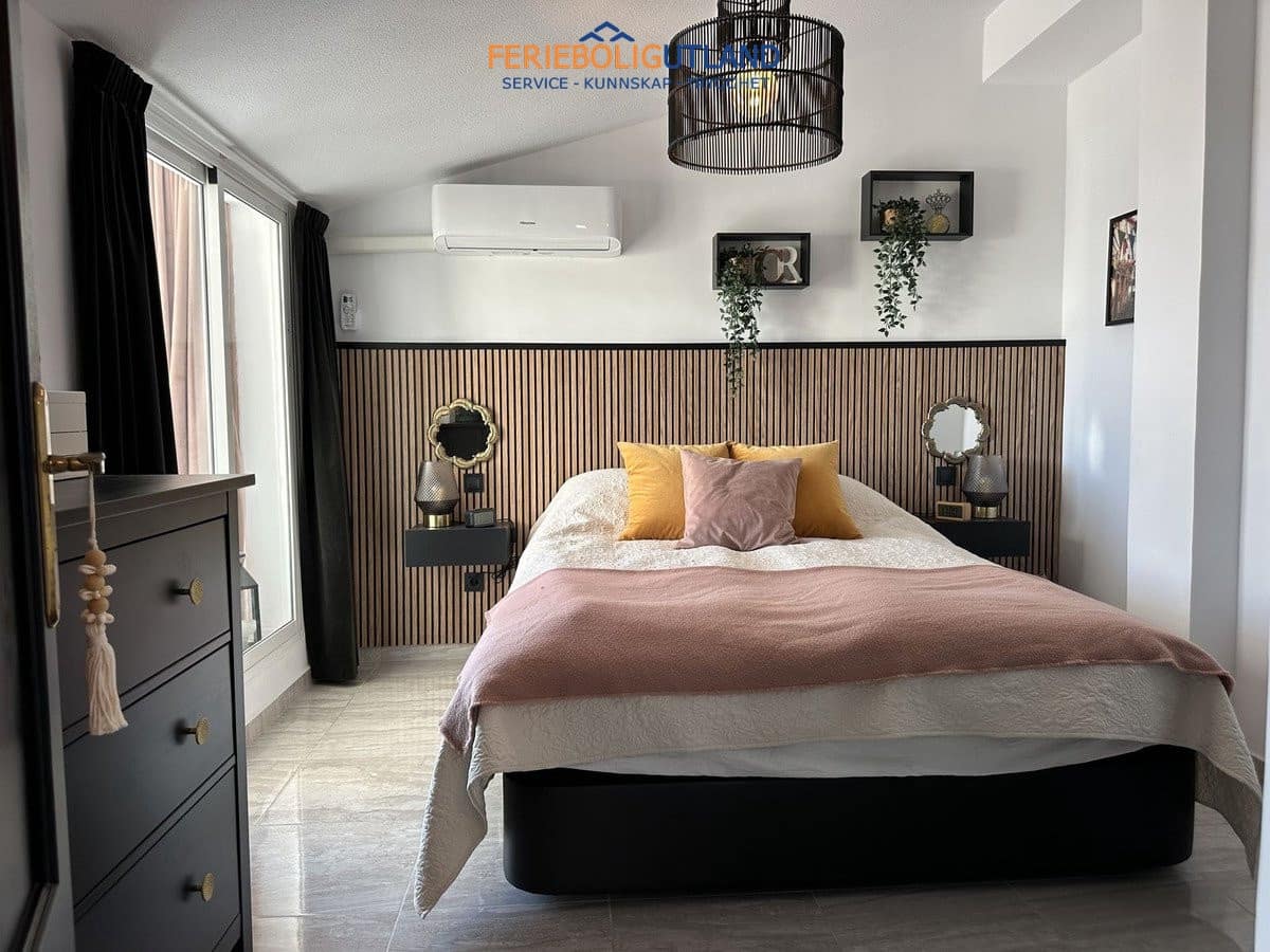 3 soverom Leilighet til salgs i Torrevieja - € 229 000 (Ref: 10042026)