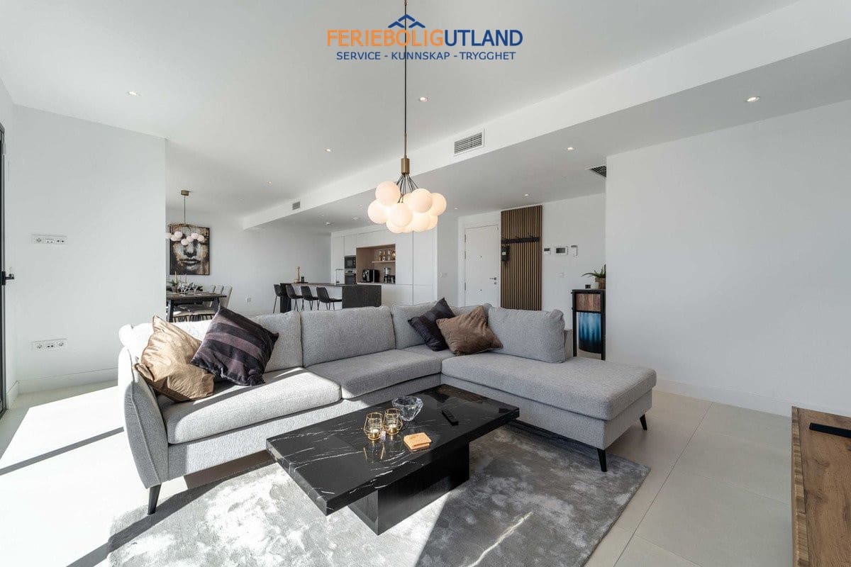 3 bedroom Penthouse for sale in Benalmadena with pool garage - € 1,299,000 (Ref: 10043362)