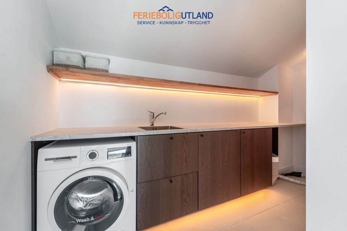 3 bedroom Penthouse for sale in Benalmadena with pool garage - € 1,299,000 (Ref: 10043362)