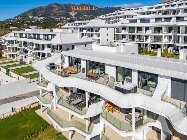 3 bedroom Penthouse for sale in Benalmádena with pool garage - € 1,299,000 (Ref: 10043362)