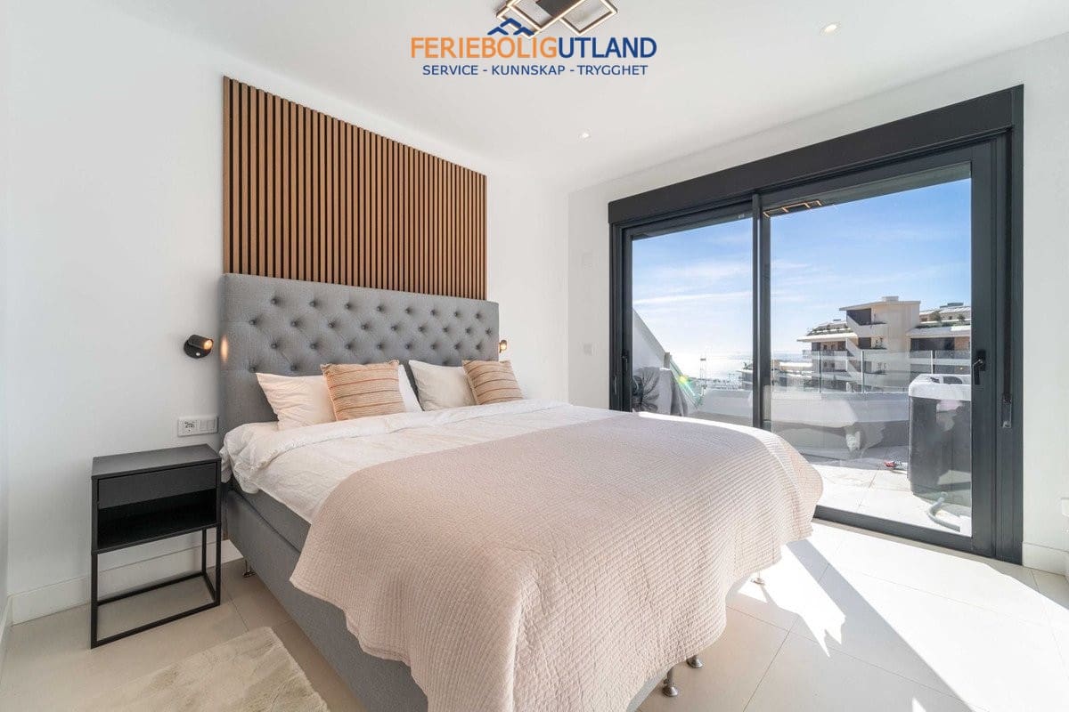 3 bedroom Penthouse for sale in Benalmadena with pool garage - € 1,299,000 (Ref: 10043362)