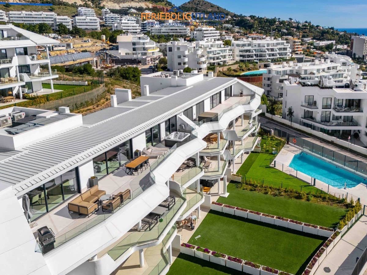 3 bedroom Penthouse for sale in Benalmadena with pool garage - € 1,299,000 (Ref: 10043362)